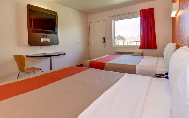 Motel 6 Riverside, CA - South
