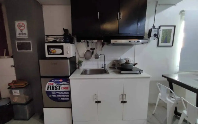L1 Twin Bed Staycation in Bonifacio Global City