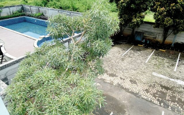 Modern Look And Homey Studio At Enviro Apartment