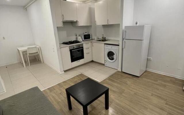 Cosmopolis Single Bedroom Apartment 204