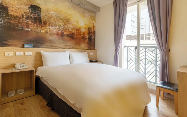 CHECK inn Express Taichung Yizhong