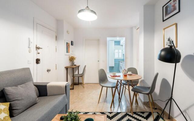 Alfalfa Center Apartment