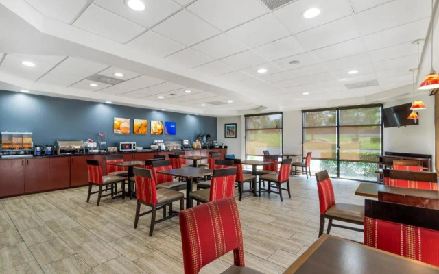 Comfort Suites Atlanta Airport