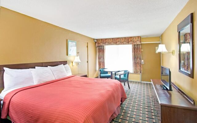 Days Inn Charleston Airport Coliseum