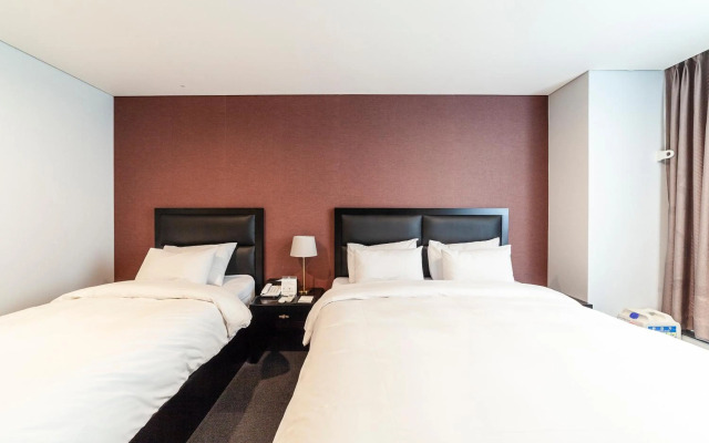 Gangneung Tourist Hotel