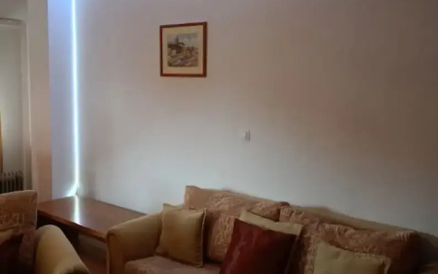South Facing Balcony - 300mbps Wi-fi