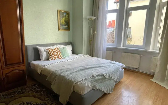 Оригами  на ул. Ленинградская, д. 2