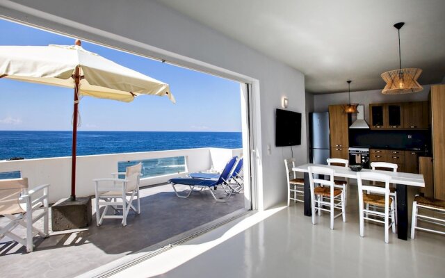 2 Bedroom Apartment With Terrace in Tinos Chora