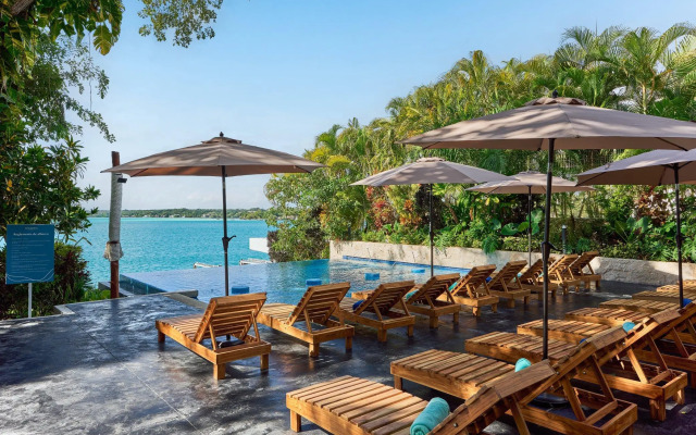 Cristalino Lagoon Front Hotel Restaurant & SPA