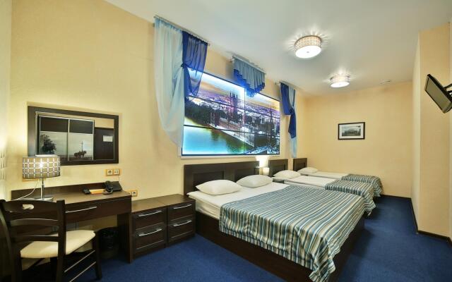 Heliopark Cruise Hotel