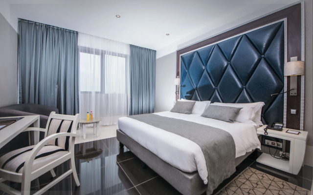 Krystal Palace Douala