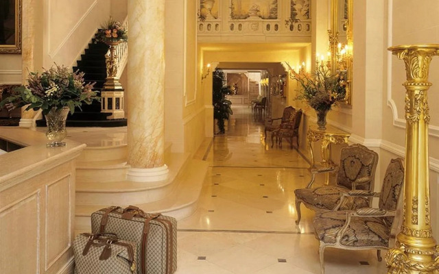 Отель Manos Stephanie