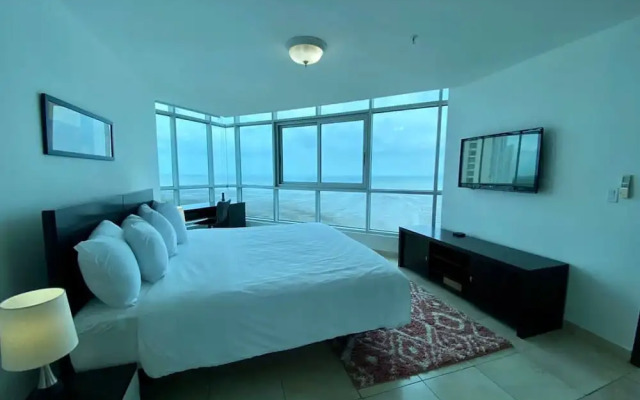 Mar Rojo I 2 Bedroom in Costa del Este