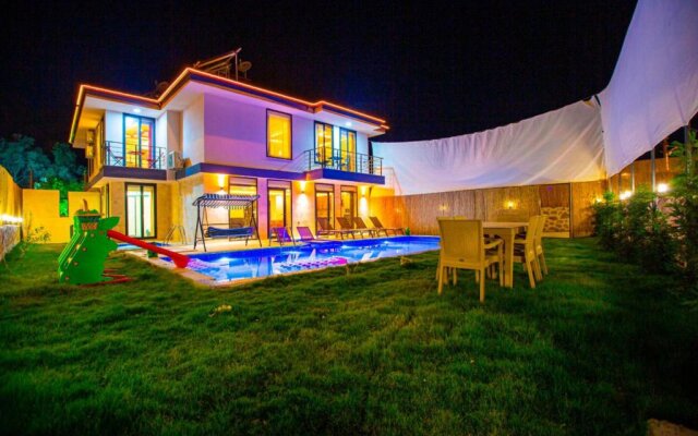 Fabulous Villa With Pool in Kas