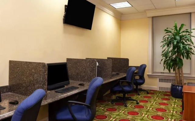Virginia Crossings Hotel, Tapestry Collection By Hilton