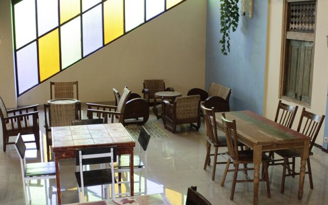 Omah Njonja Bed & Brasserie