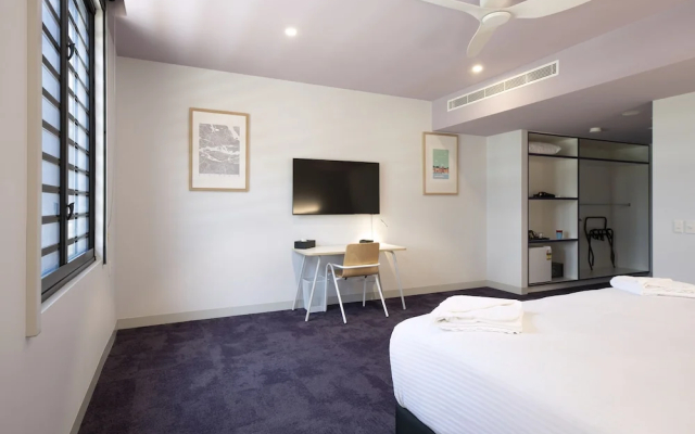 The Lodge, Blacktown - Sydney