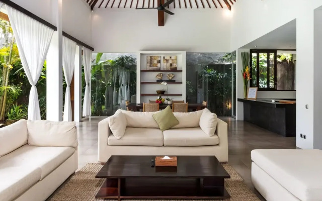 Villa Alice Dua by Villa Finder