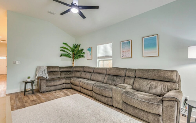 1 Mi to Dtwn: Pet-friendly Pensacola Getaway!