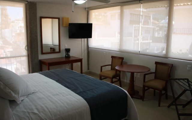 Hotel Porto Allegro - Near Malecon