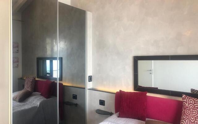 Residence Sirene alloggio Stefania vista lago e piscina