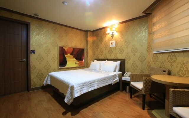 Goodstay Feel Hotel