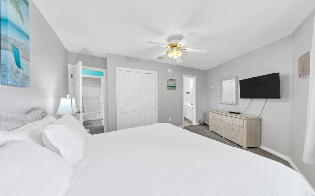 Crystal Village II, Unit 18A