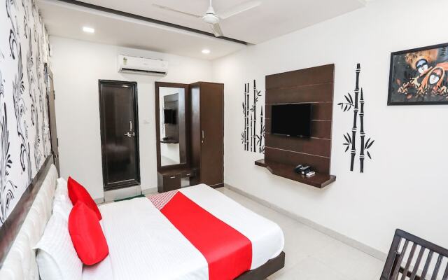 OYO 2681 Hotel Madhuram palace