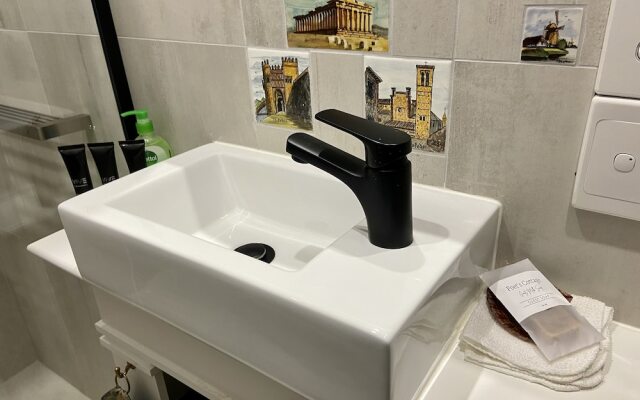 Poet's Cottage Stanley