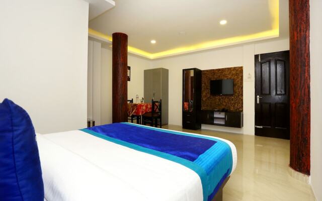 OYO 9620 Hotel Emza Residency