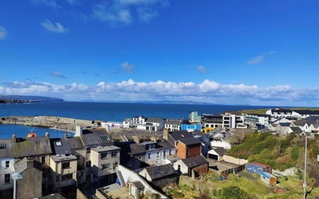 Portrush Penthouse Stunning Harbour & Atlantic Views