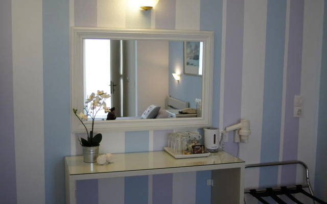 Cyclades Hotel & Studios