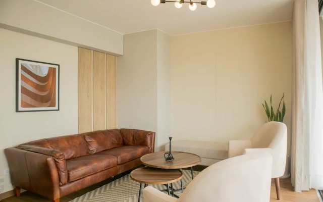 w Modern 3BR w Balcony Near Kennedy Park