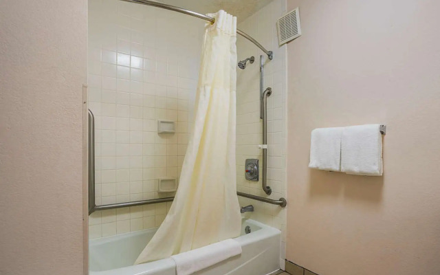 Quality Hotel Morehead City