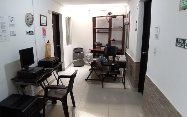Aparta Hotel Calasanz Home