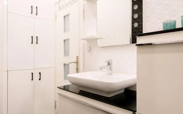 Modern Spacious Flat w Balcony 5 min to Taksim