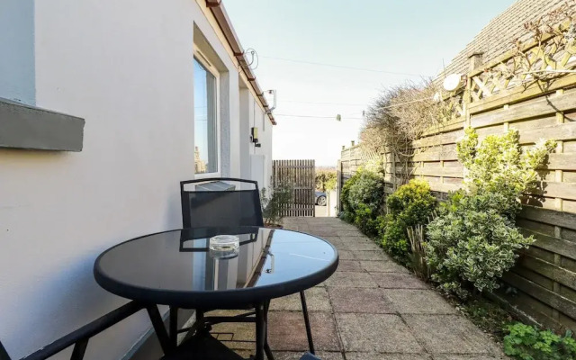 The Annexe, Laburnum