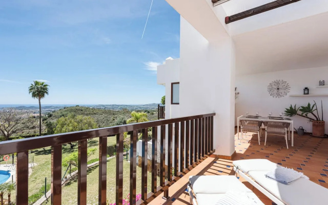 Incredible Apartment With sea Views and Balcony