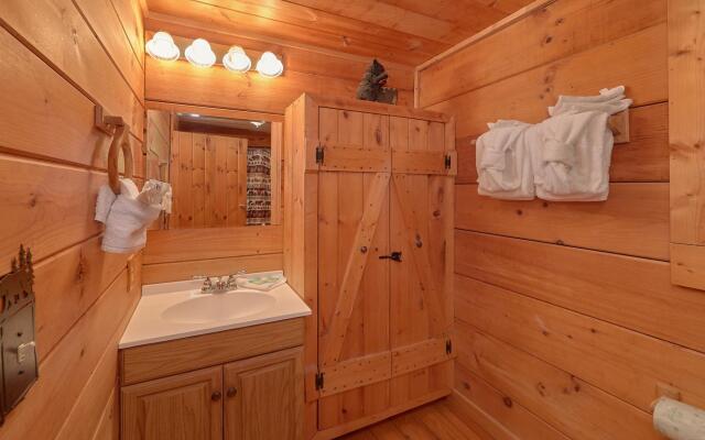 Hickory Lodge in Pigeon Forge