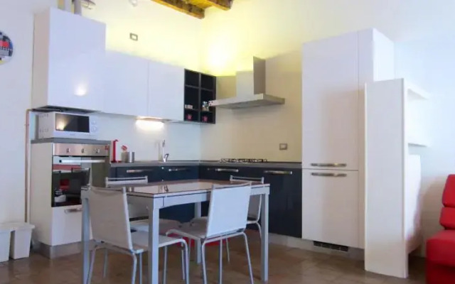 Temporary House - Naviglio Sforza