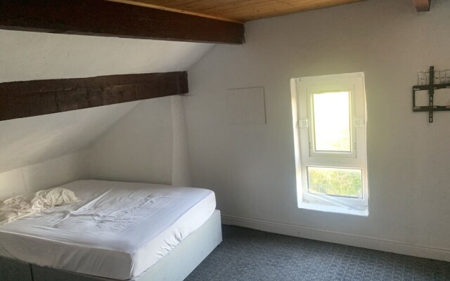 Beautiful 5 bed Farm Accommodation