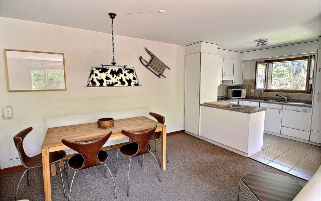 35 Rooms Apartment at 300m From the Cableway