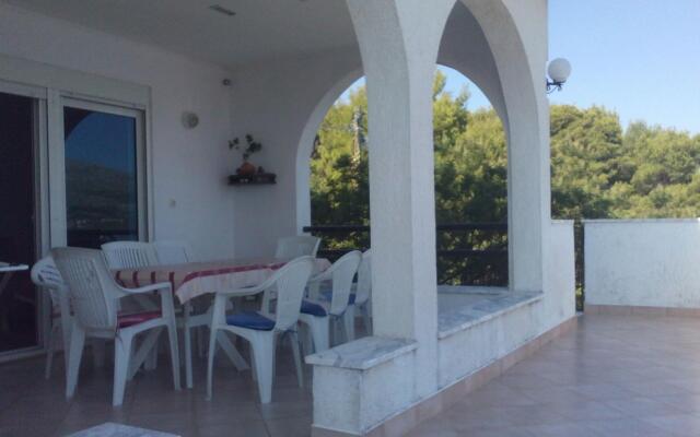 RANKO - 50 M FROM THE BEACH - B1 LOđA (2+1)