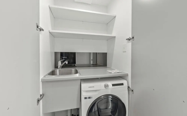 Trafalgar Lane Apartments by CLLIX