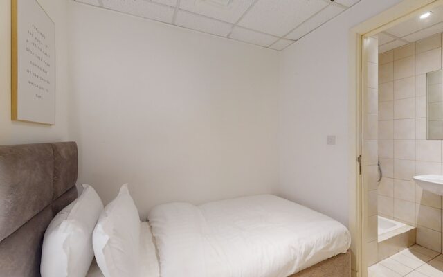 Marina Residence 1004