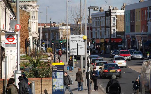 Lovely Large London Apartment, Near Stratford