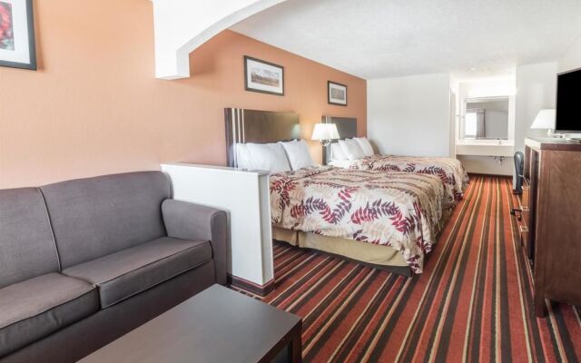 Days Inn & Suites Winnie