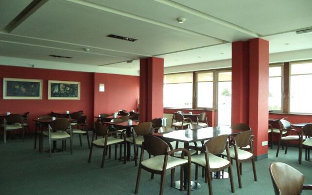 Hotel Mil 810