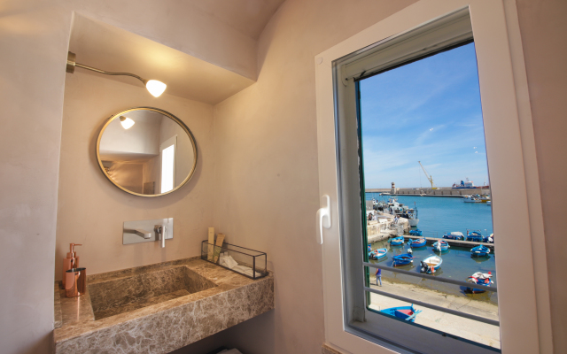 Al Console Luxury Suite