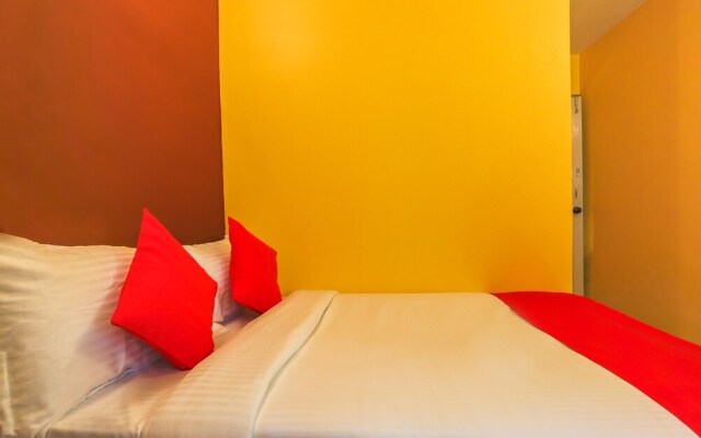 OYO 18855 Hotel Pete's Hideaway